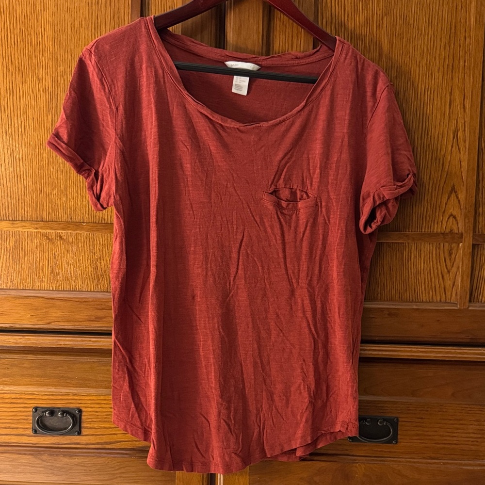 H&M Casual Round Neck Cuffed Classic Pocket Tee Relaxed Fit Layer Terracotta Top
